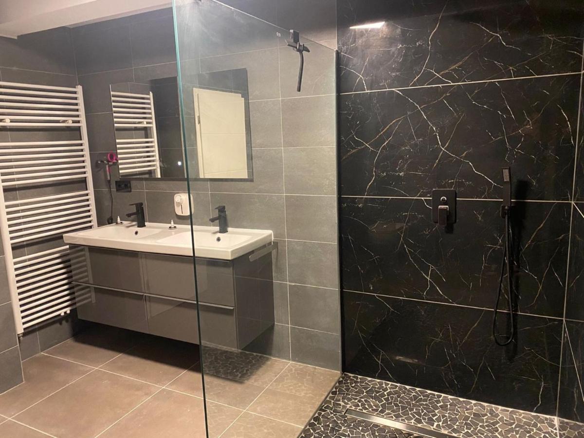 Cozy 120M² Apartment With 3 Bedrooms And 1 Home Cinema Useldange Экстерьер фото